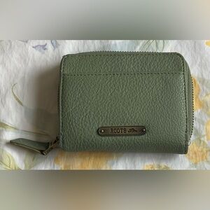 Roots Green Wallet